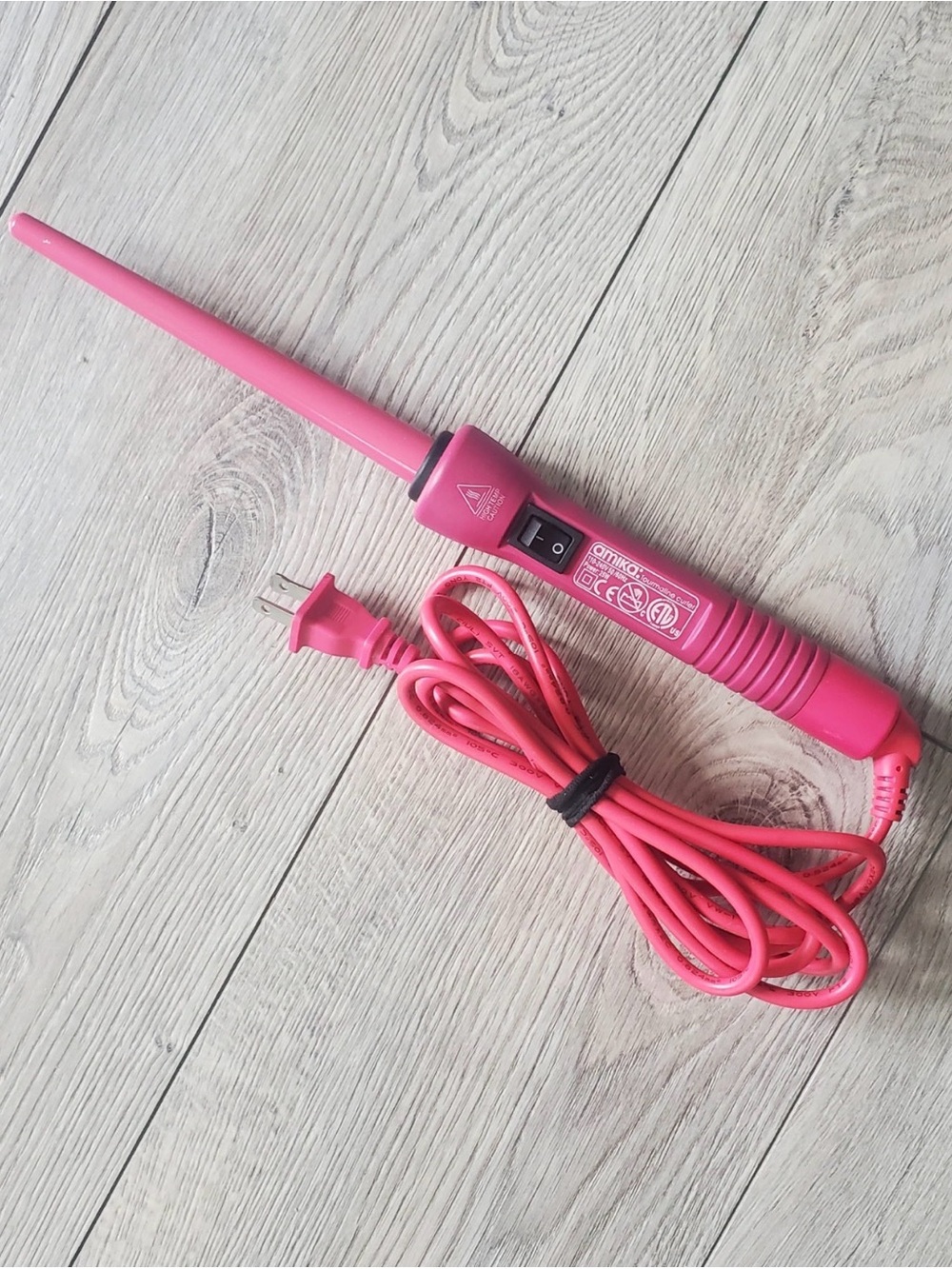 amika Pink Tapered Ceramic Curling Wand